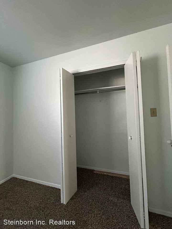 447 Yale Dr - Photo 2 of 9