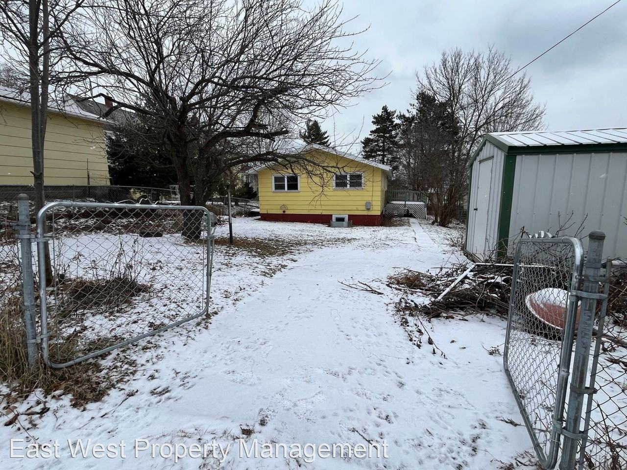 413 E 8th St - Photo 2 of 31