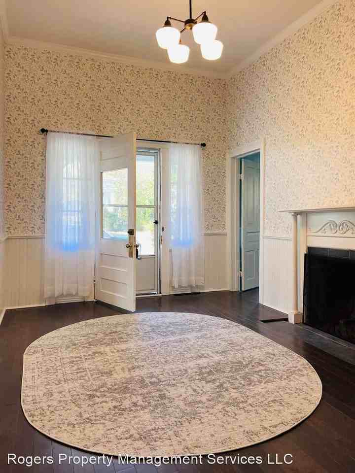 118 Rectory St - Photo 3 of 21