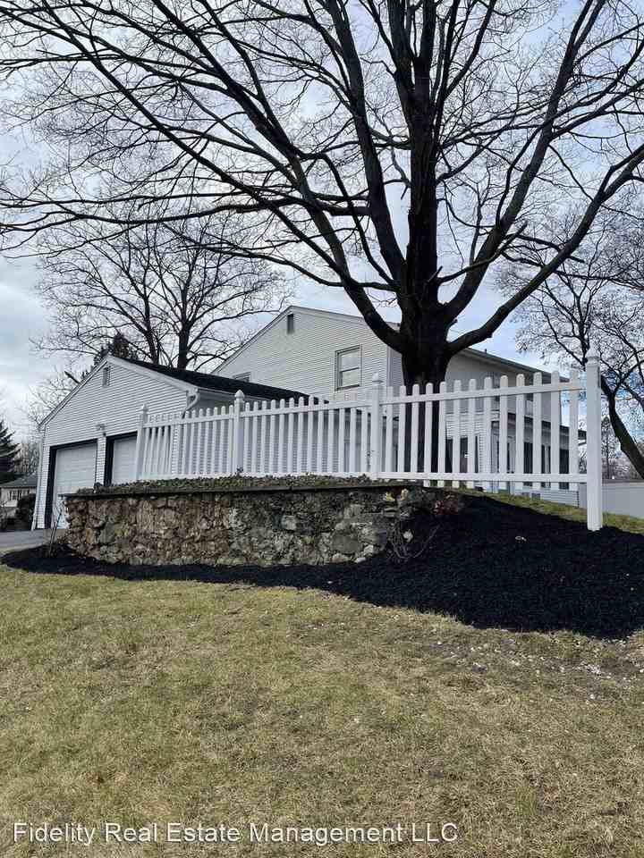 17 Clintonwood Dr - Photo 3 of 24