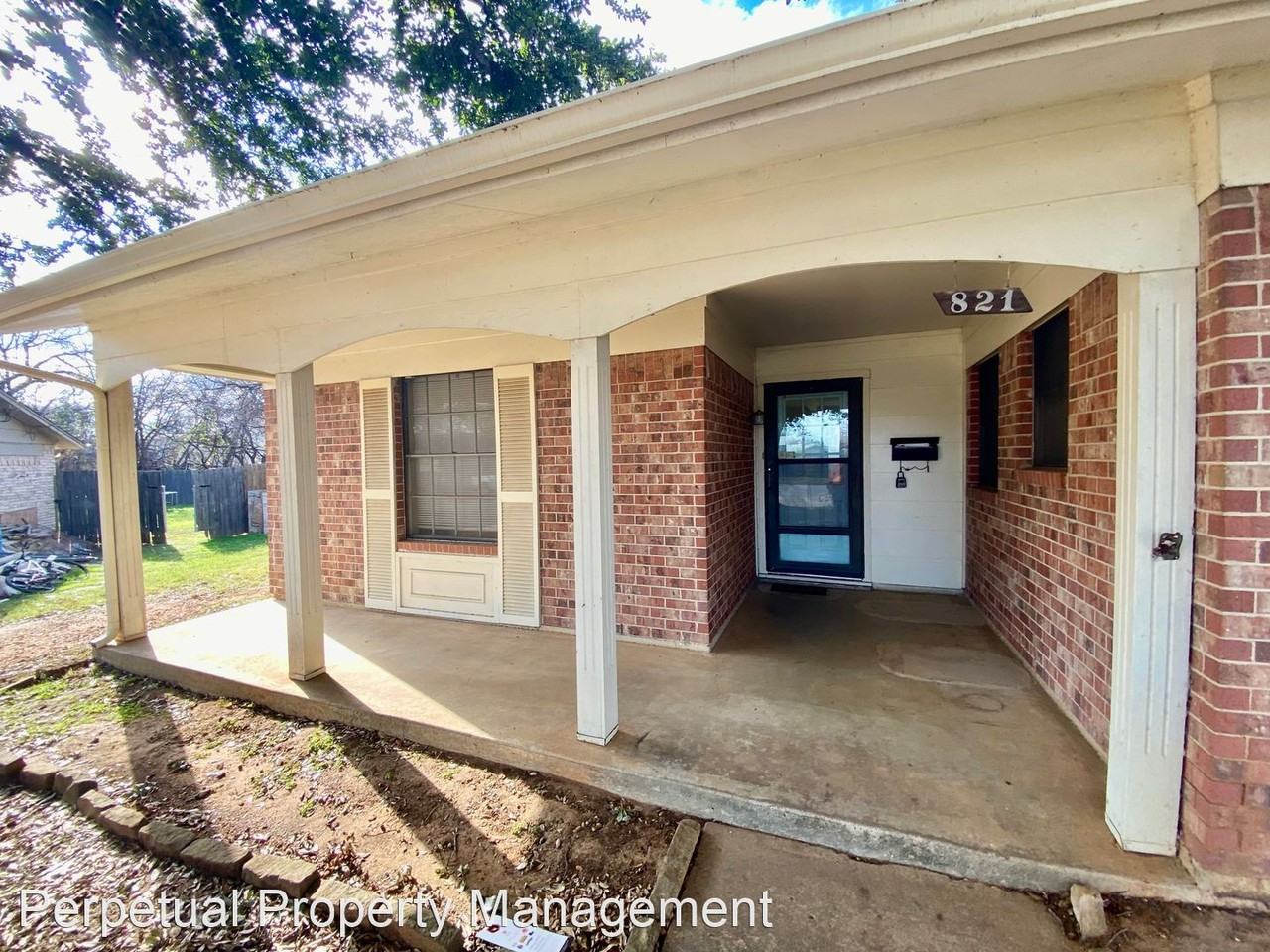 821 Fayette Ct - Photo 2 of 21