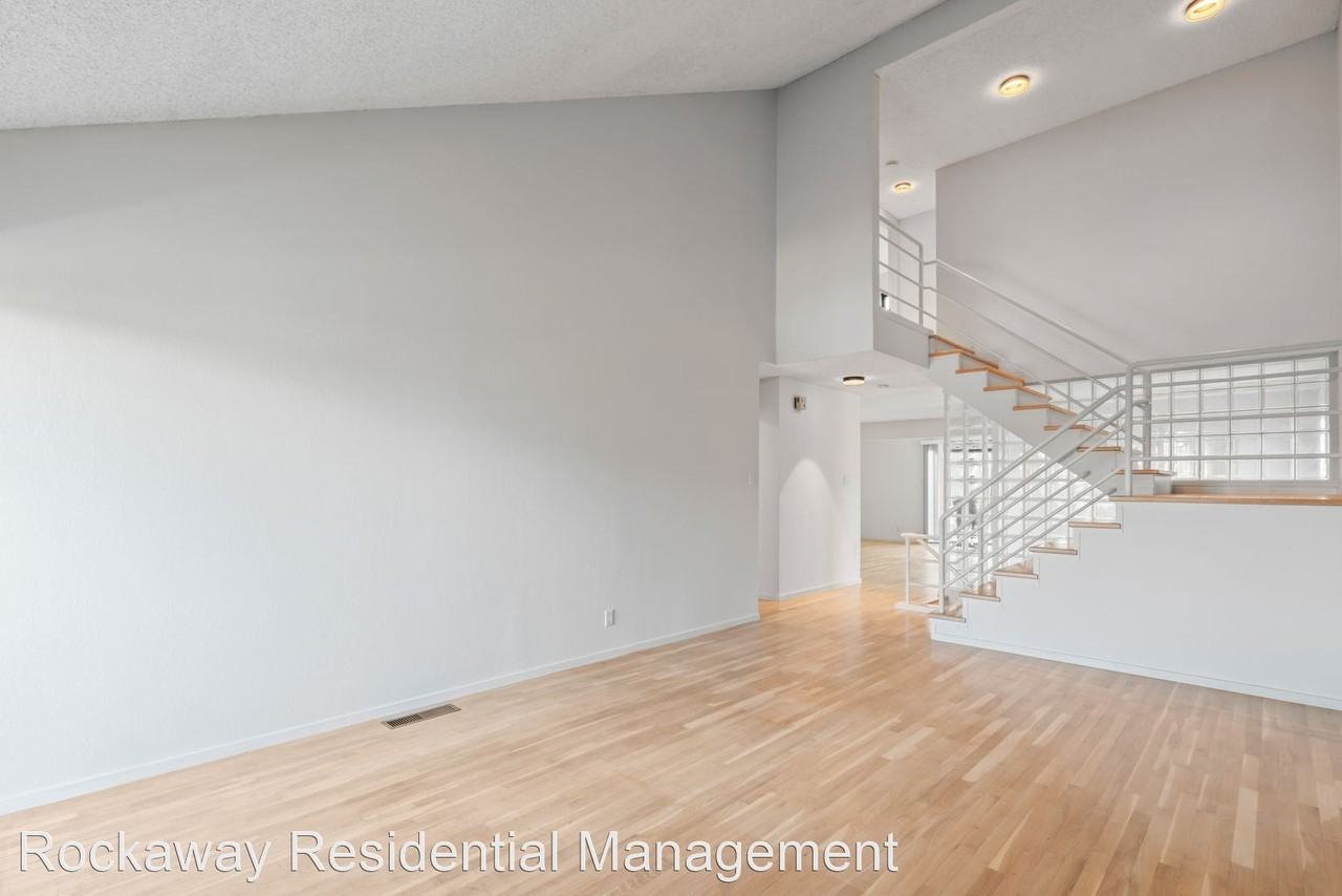 3697 Gilbert Ct - Photo 2 of 33