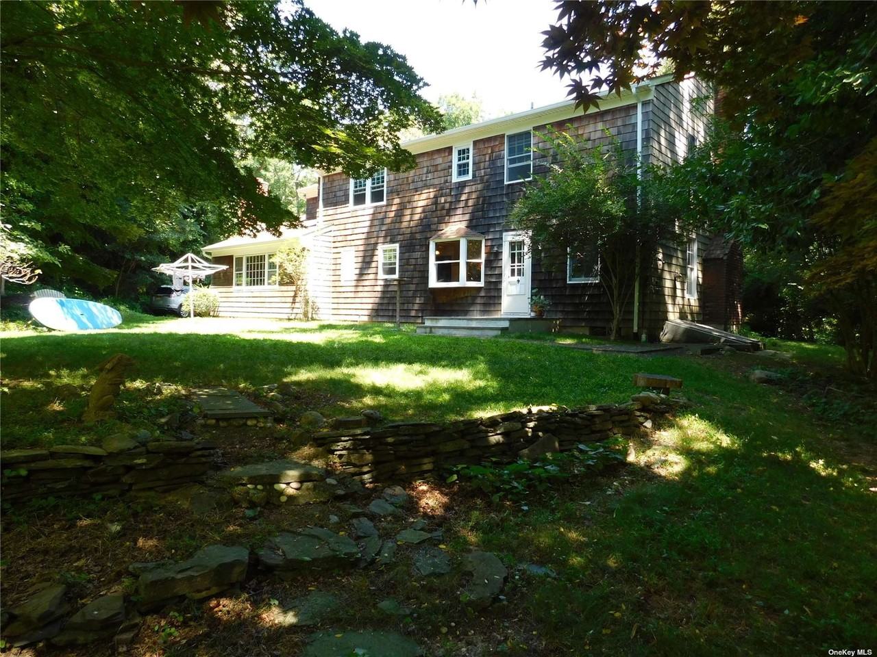 29 Tower Hill Rd - Photo 2 of 24