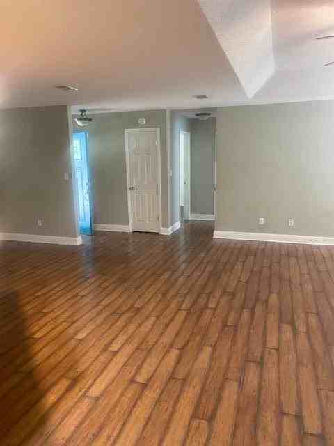 105 Leighton Dr - Photo 2 of 15