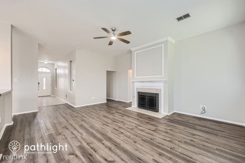 2309 Savannah Dr - Photo 3 of 24