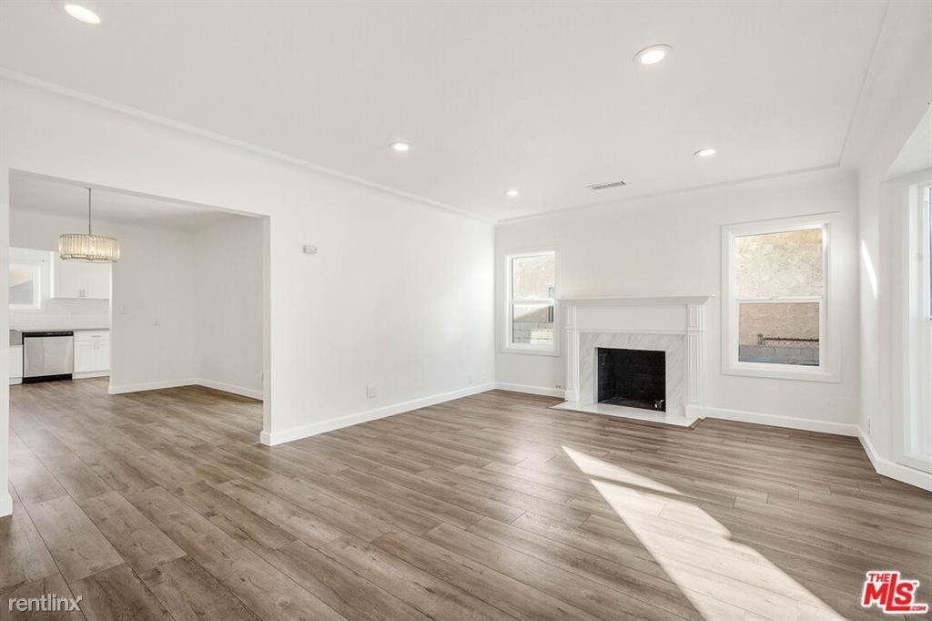 10318 Burin Ave - Photo 2 of 11