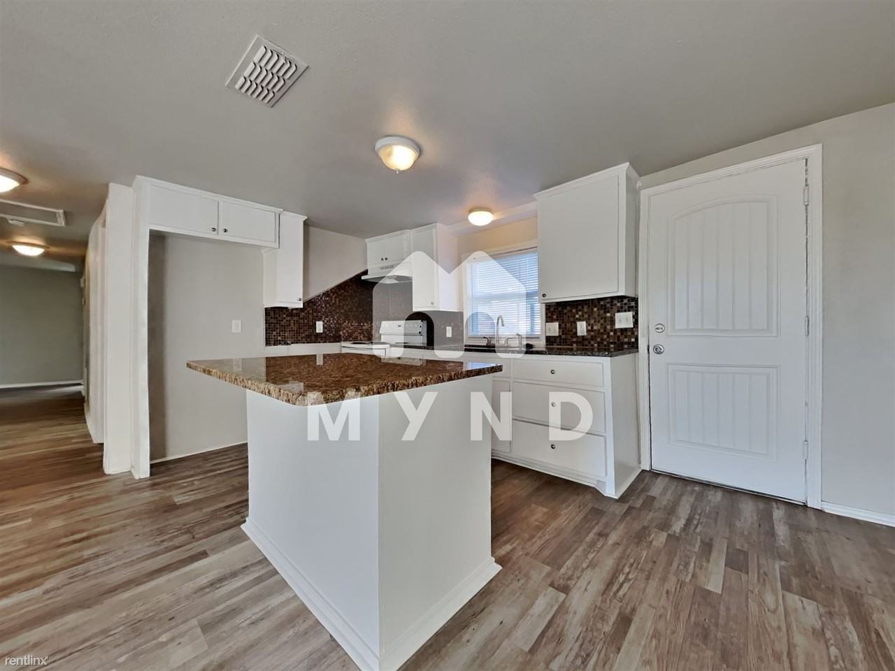 3309 E 14th St - Photo 2 of 24