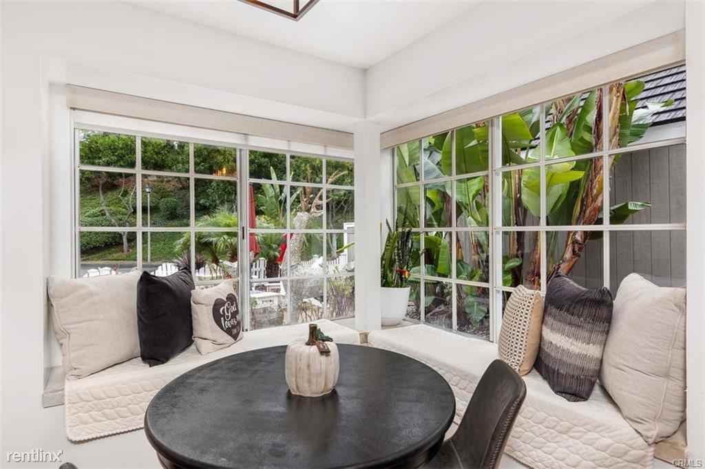 9 Bellingham Pl - Photo 3 of 12