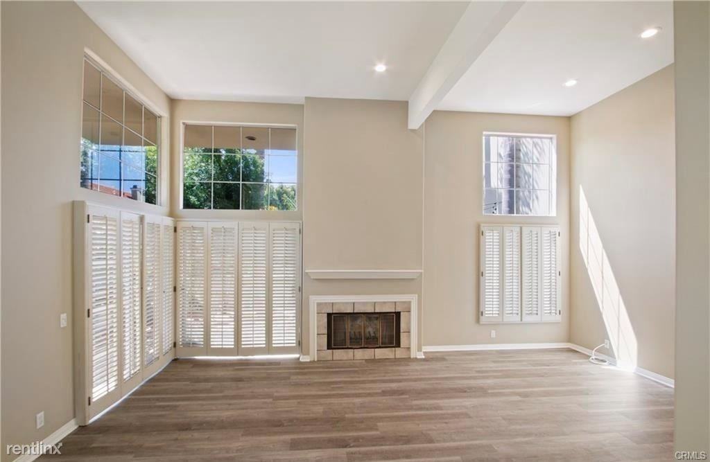 19296 Torreypines Cir - Photo 2 of 27