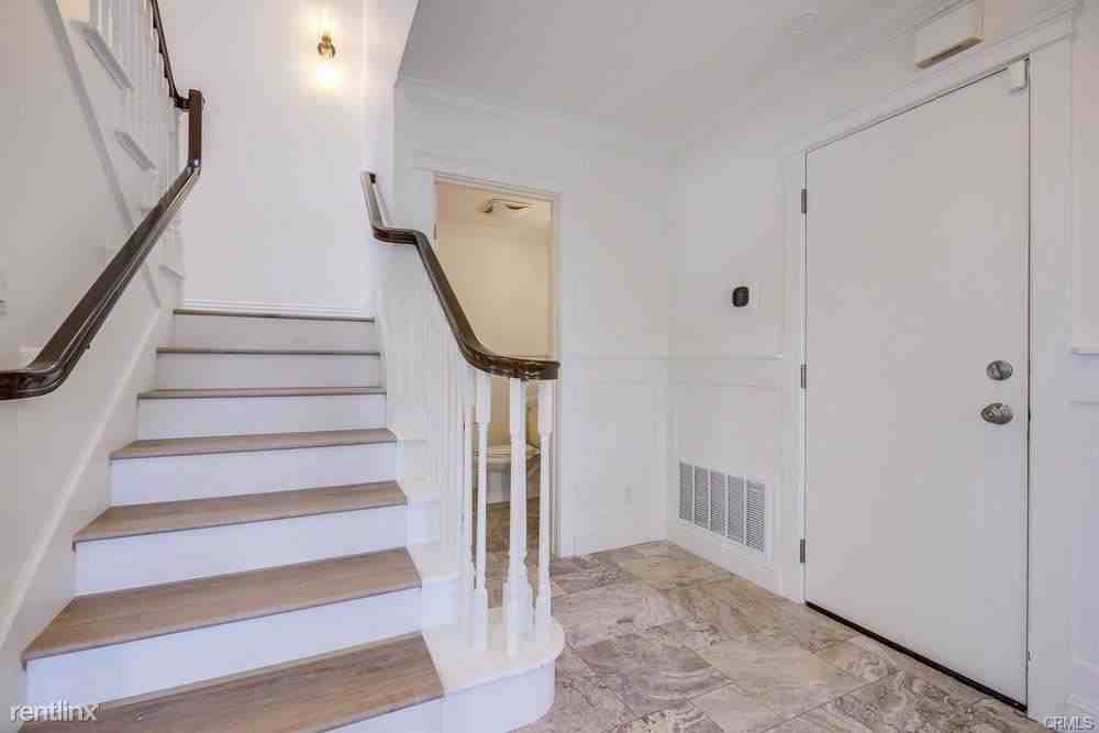 23851 Catamaran Way #1 - Photo 3 of 32