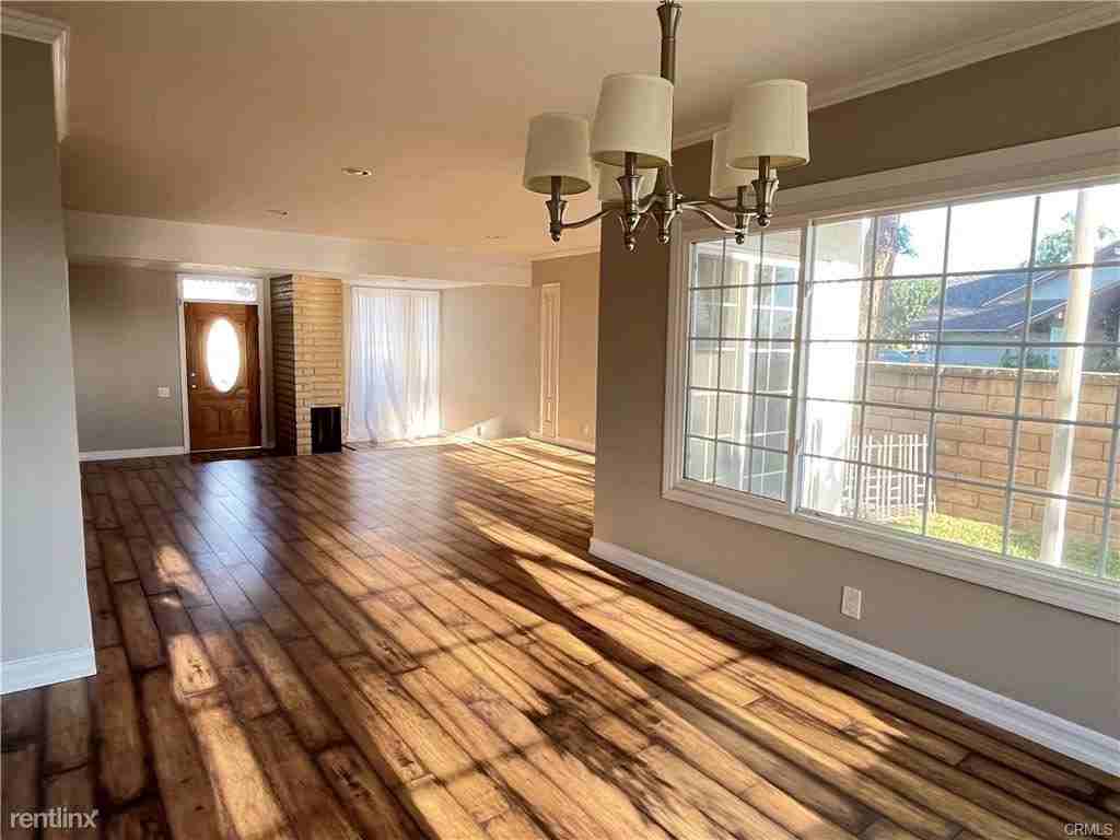 25462 Sawmill Ln - Photo 2 of 14