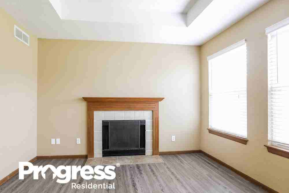 20205 E 17th Street Ct N - Photo 3 of 25