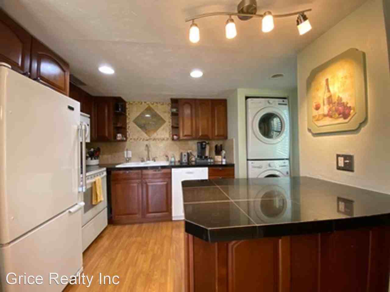 1400 Pompei Lane - Photo 3 of 14