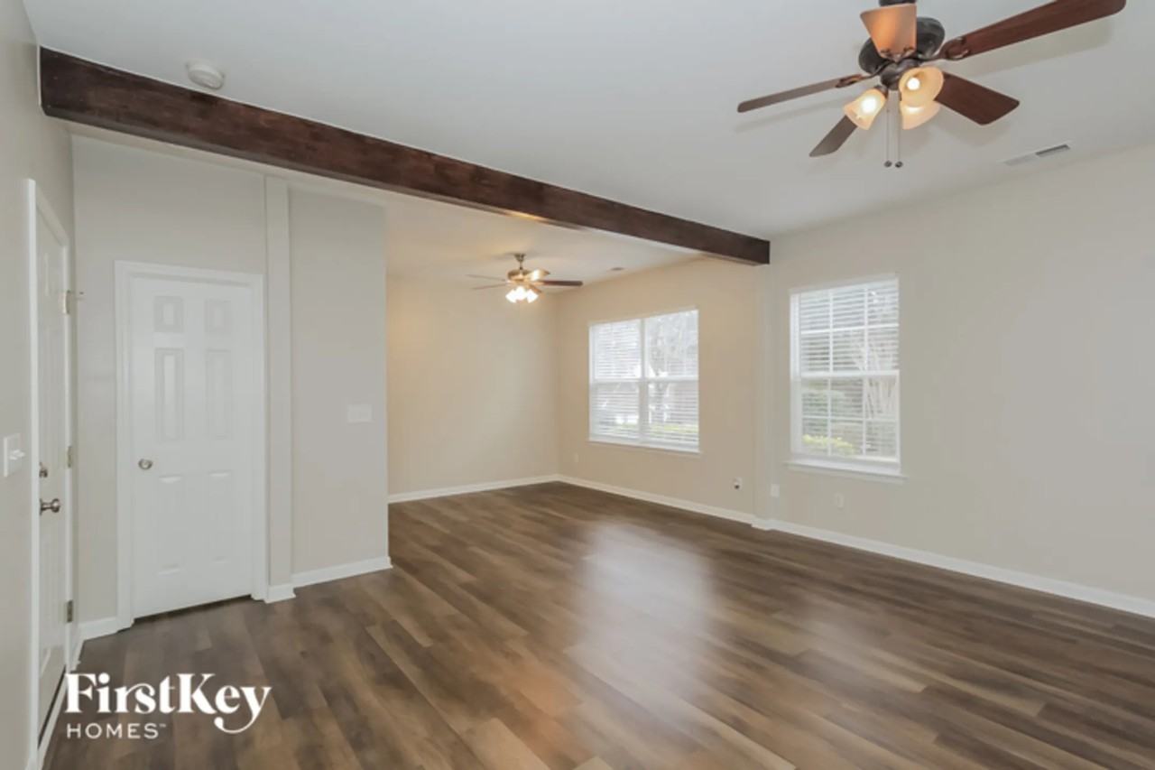 136 Meandering Way Ln - Photo 3 of 14