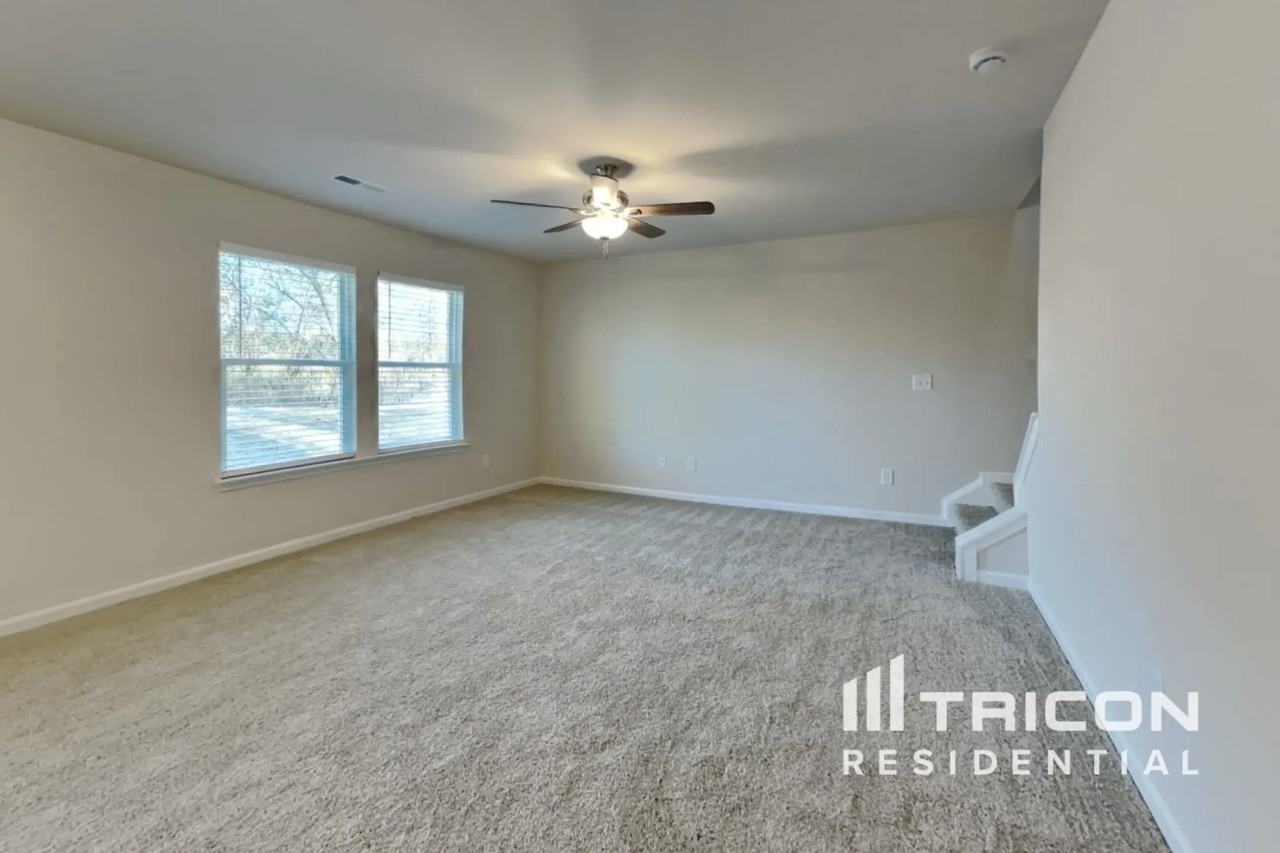 35 Drake Cir - Photo 3 of 21