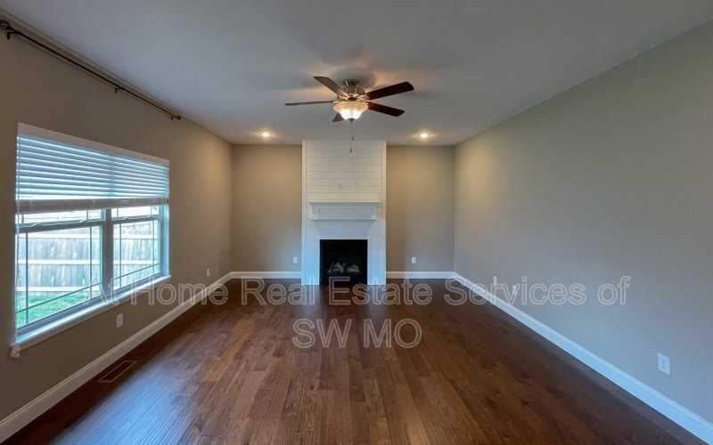 1653 N Eagle Valley Ln - Photo 2 of 15