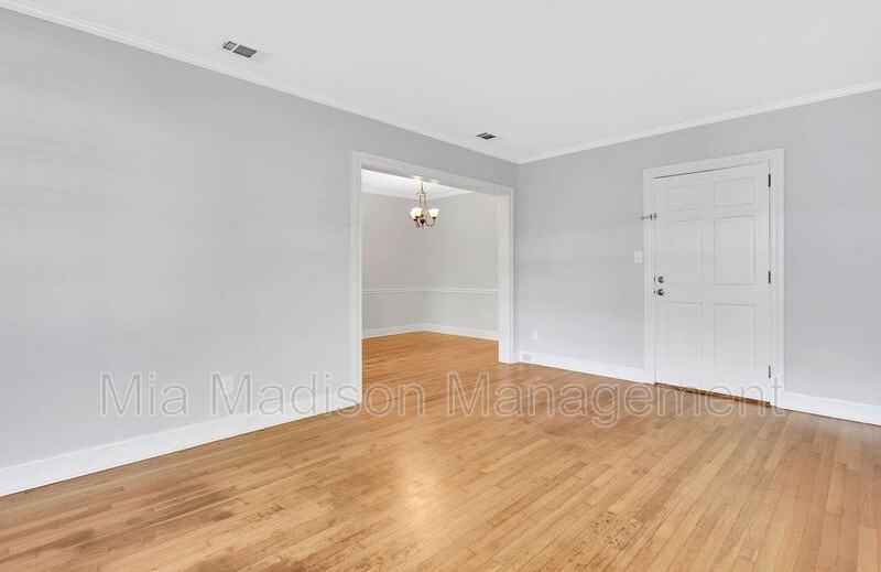 729 E 50th St #A - Photo 3 of 21