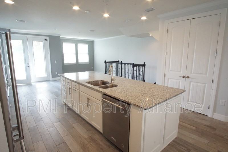 479 Portico Ct - Photo 3 of 29