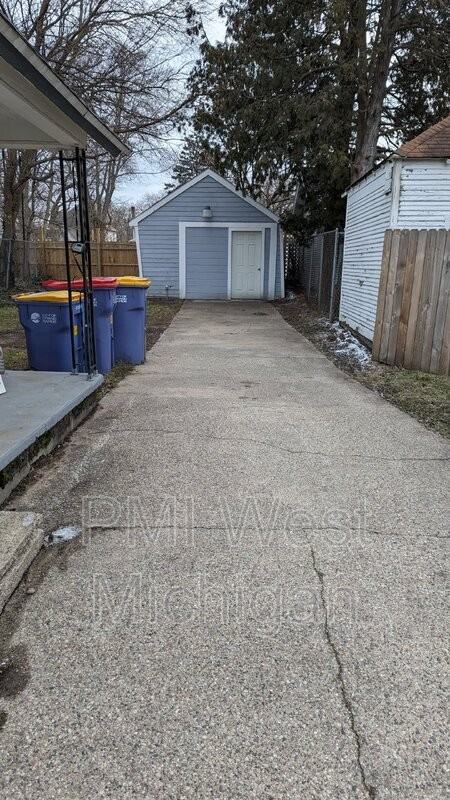 944 Tamarack Ave Nw - Photo 3 of 25