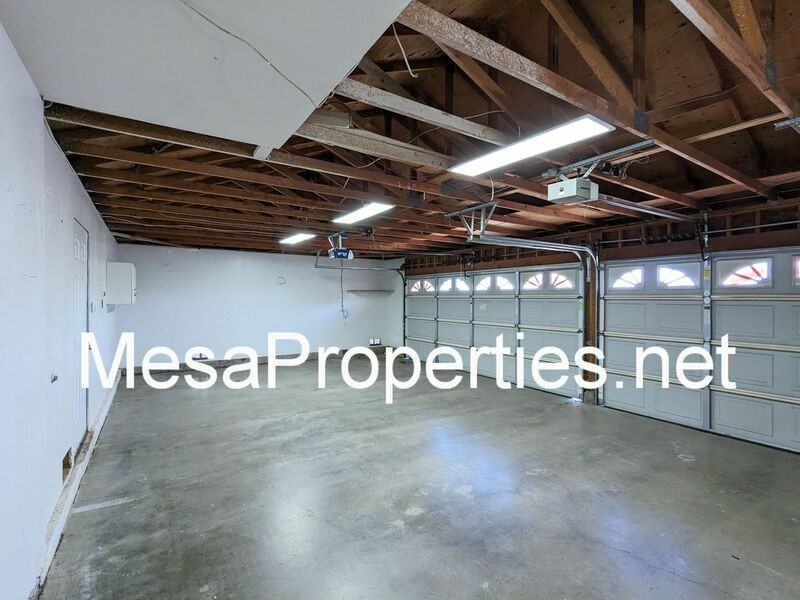 14145 Heritage Ct - Photo 3 of 19