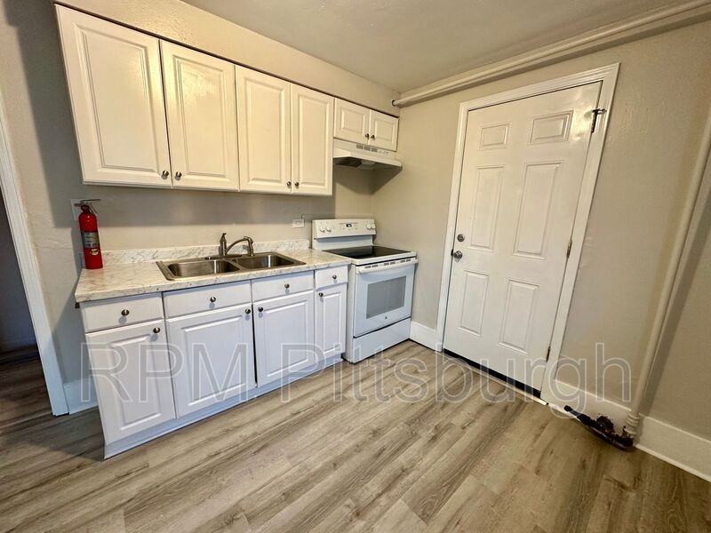 721 N Atlantic Ave - Photo 2 of 13