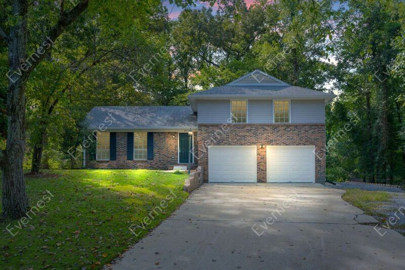 133 Hickory St - Photo 2 of 40