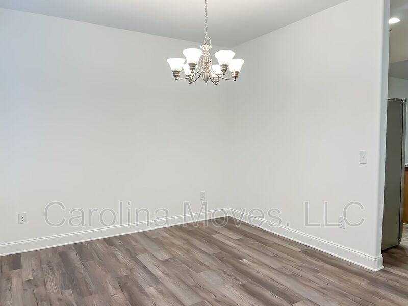 508 Dottie Ct - Photo 3 of 21