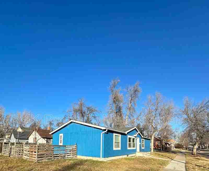 300 7th St Sw - Photo 2 of 19