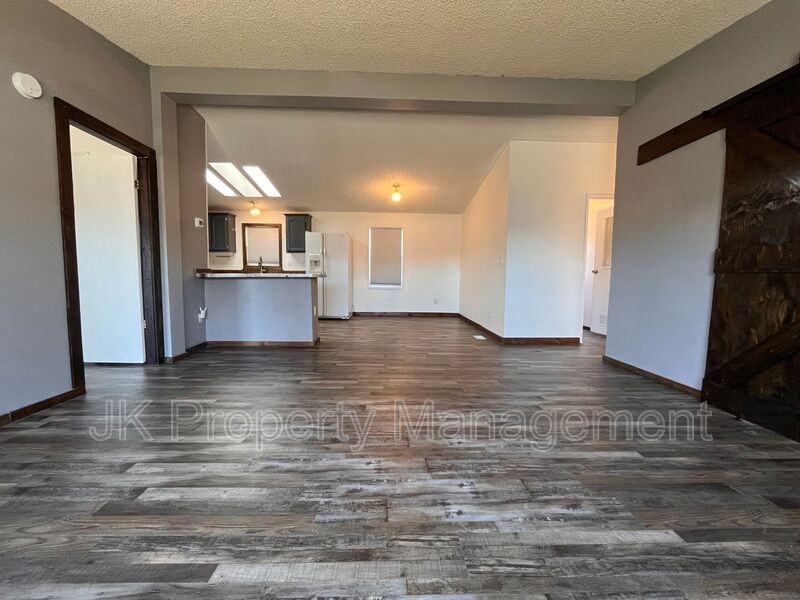 300 7th St Sw - Photo 6 of 19