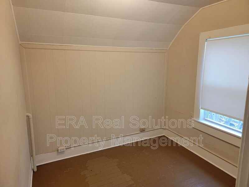 448 Delaware Ave #4 - Photo 5 of 6