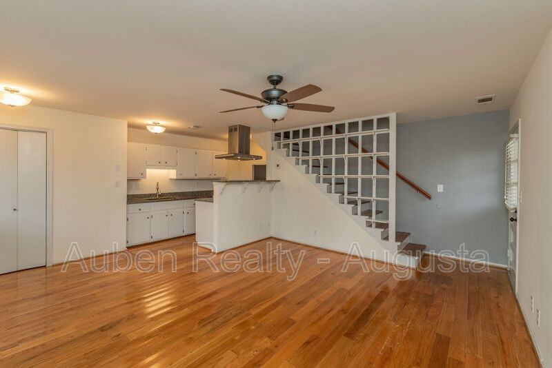 239 C Ct - Photo 2 of 50