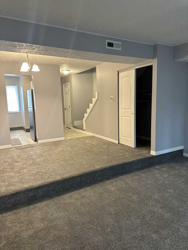 2712 Audubon Dr #B - Photo 3 of 17