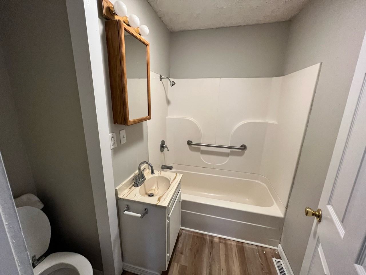 819 South Maguire Street - Photo 6 of 7