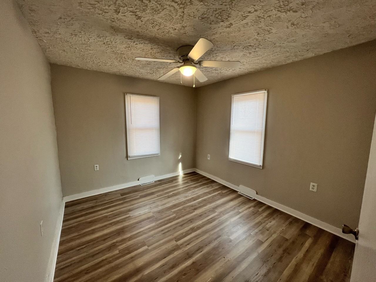 819 South Maguire Street - Photo 7 of 7