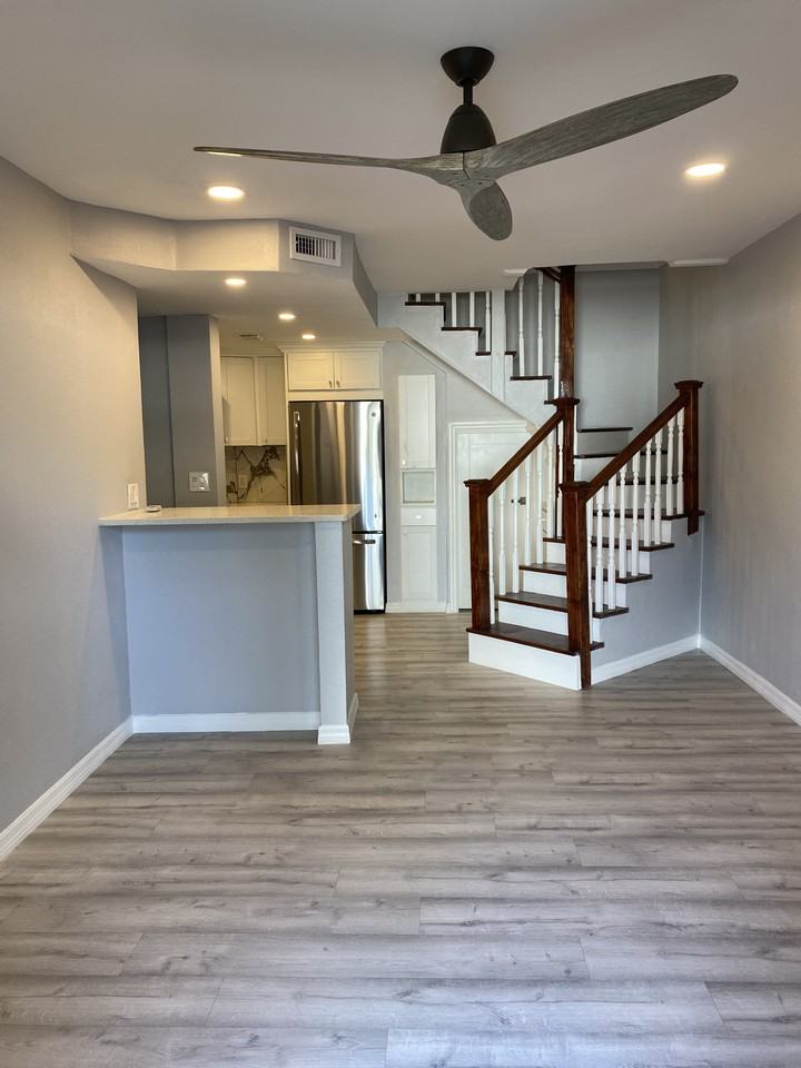 1827 10th St N - Photo 3 of 9