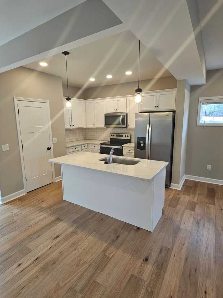 1412 Brookhill Dr - Photo 2 of 15