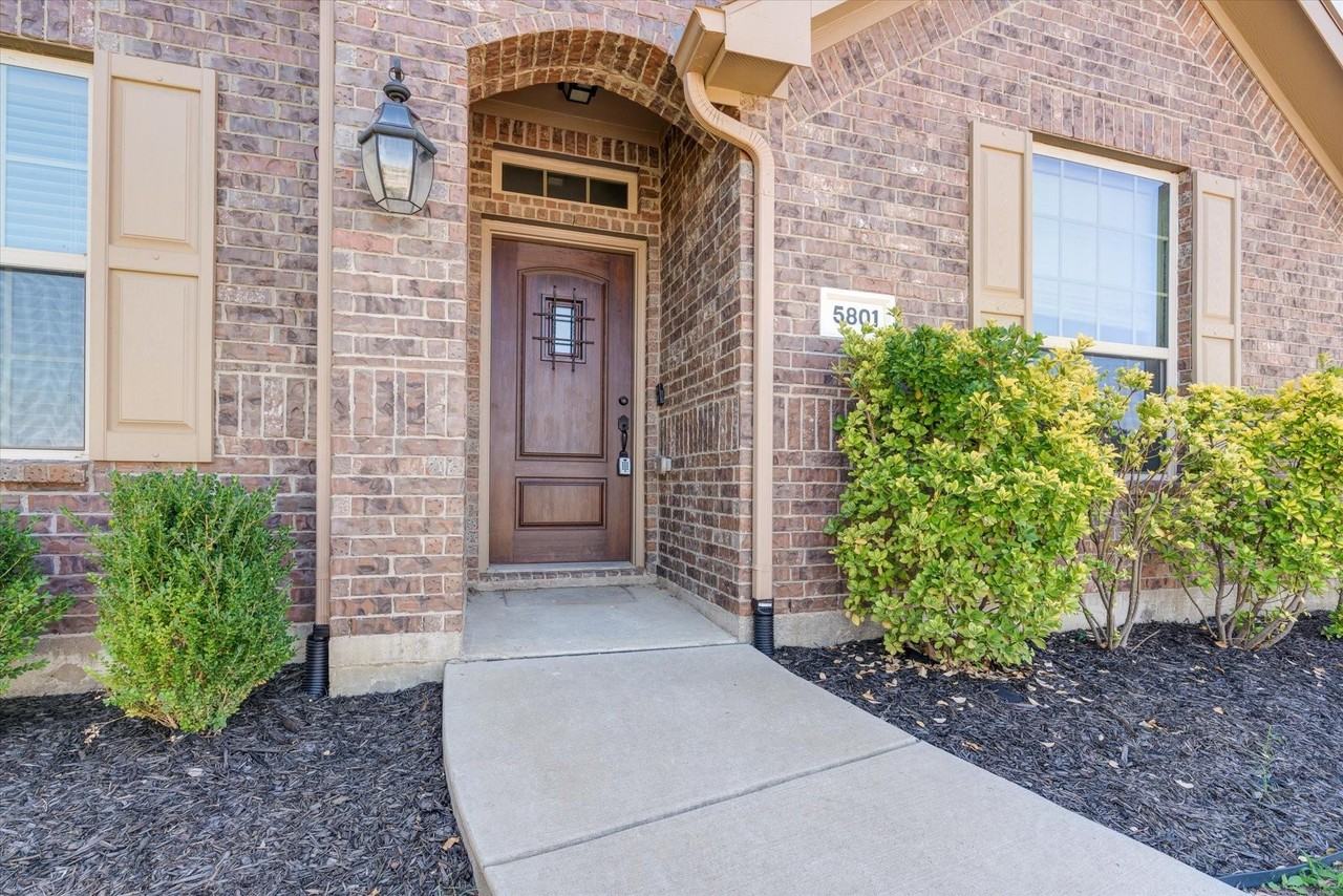 5801 Burgundy Rose Dr - Photo 2 of 5