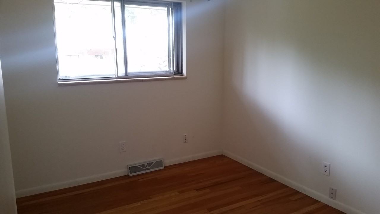 3057 S Harlan St - Photo 3 of 7