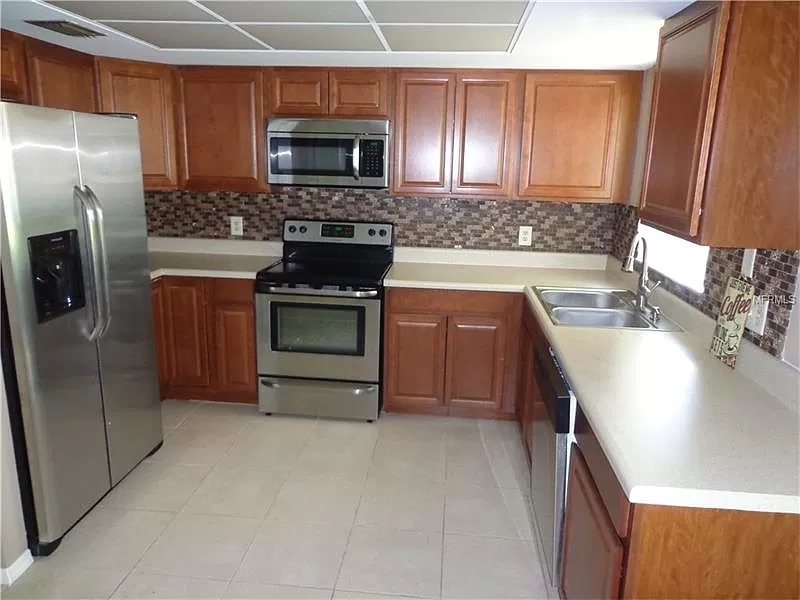 425 Bonnieview Drive - Photo 3 of 8