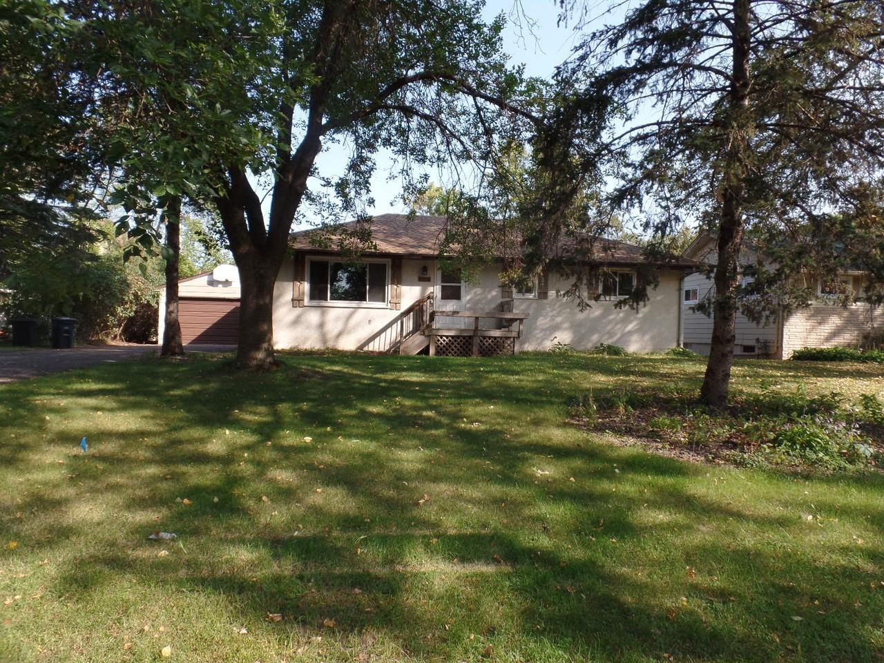 419 12th Ave SE - Photo 2 of 12