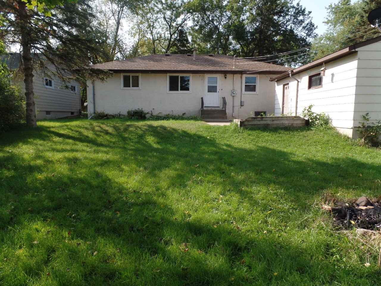 419 12th Ave SE - Photo 3 of 12