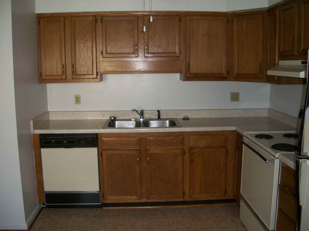 943 Academy St - Photo 3 of 12