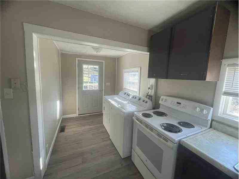 407 Mason St - Photo 3 of 6