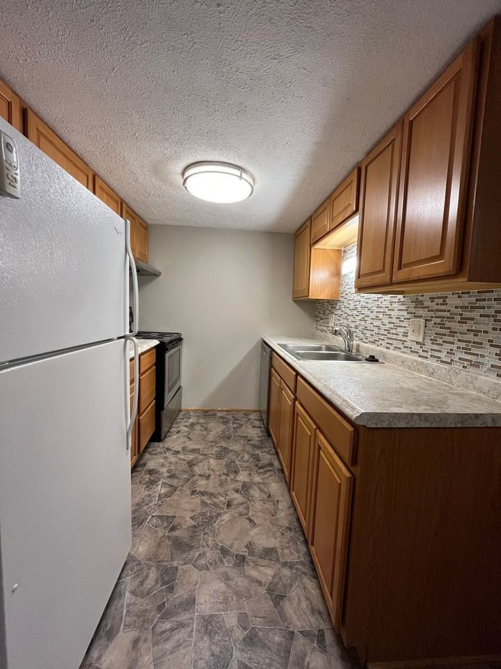 341 S 27 - Photo 3 of 7