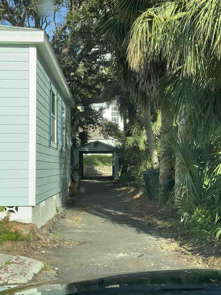418 N Wild Olive Ave #NA - Photo 2 of 10