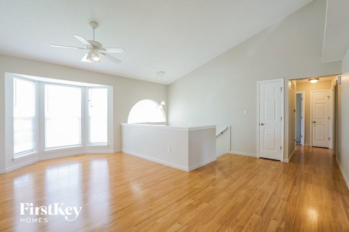 2374 Golden Gate Dr - Photo 2 of 15