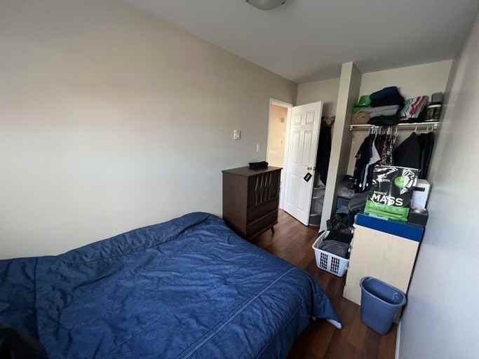 212 Picton Ave - Photo 3 of 8