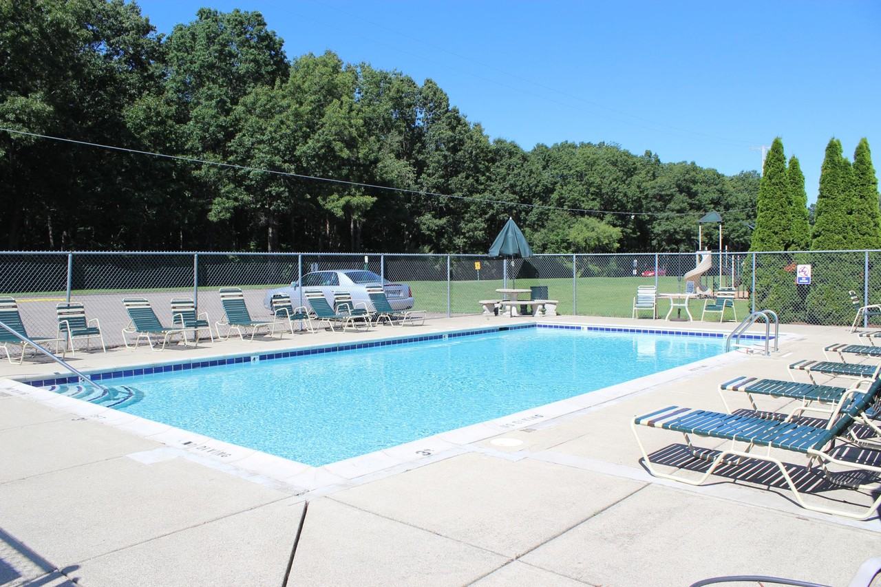 Groveland Manor Homes 13318 Dixie Hwy, Holly, MI 48442 Zumper