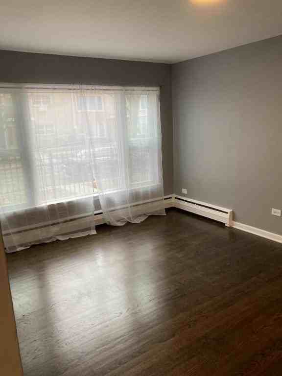 808 E 89th Pl - Photo 2 of 9