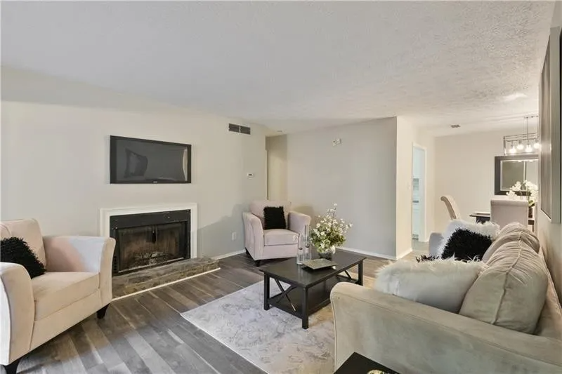 901 Country Park Dr Se - Photo 3 of 16